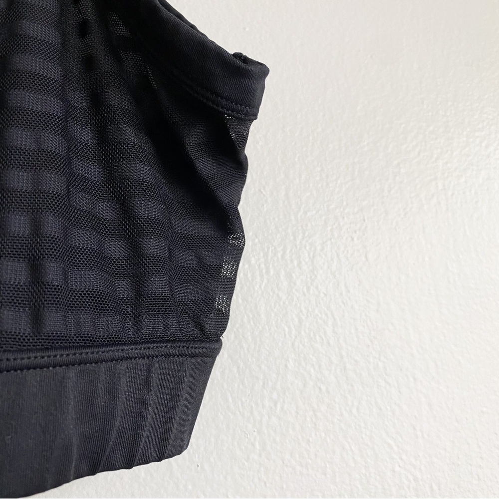 🔥Bebe Sports Bra Black Striped Sheer Sweat Wicking Workout Gym Yoga Running L - Picture 4 of 8